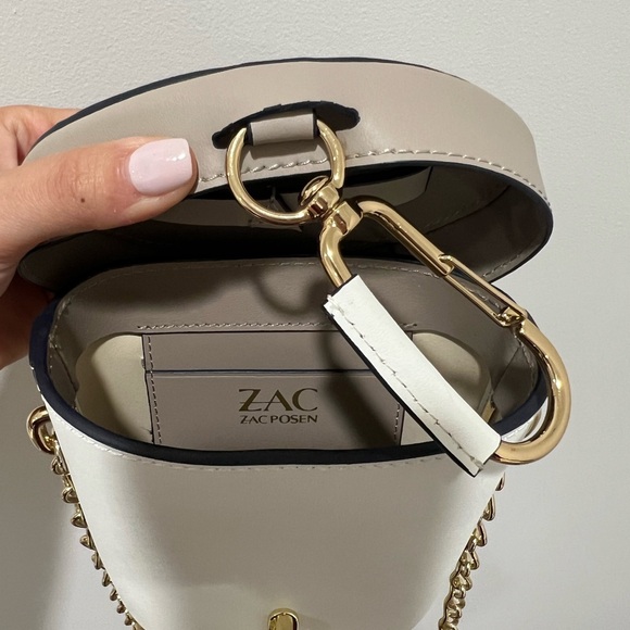 Zac Posen leather hand bag / cross body. Bucket bag style. Never used - Picture 3 of 3